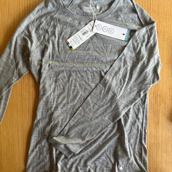 Two NWT Women's Long Sleeve Smart Wool All-Season Long Sleeve Wool Baselayers - Picture 6 of 8